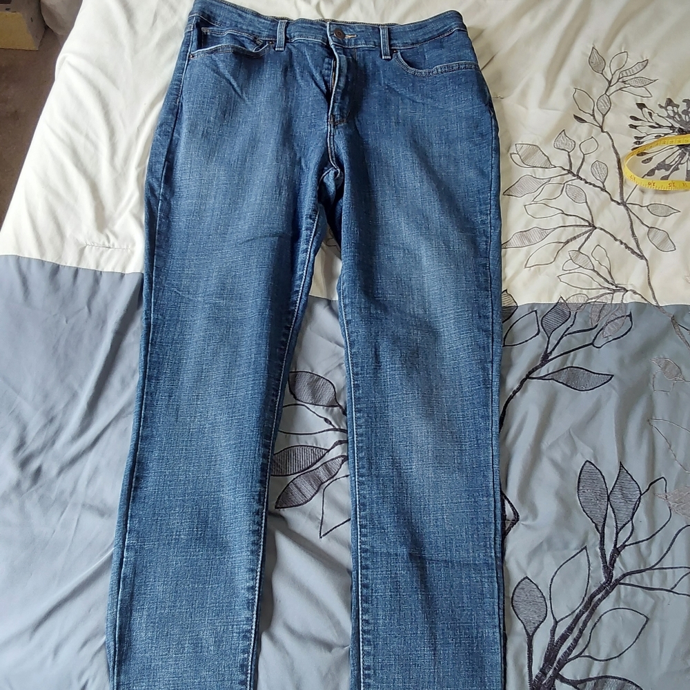 Levis
